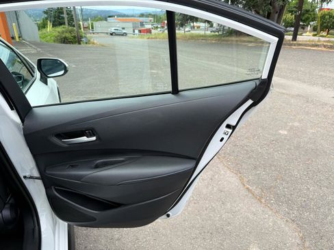 Used 2020 Toyota Corolla SE w/ Carpet Mat Package (TMS) FWD image 15