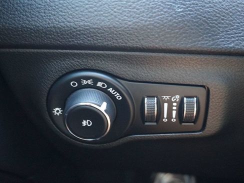 Used 2020 Jeep Compass Trailhawk AWD/4WD image 23