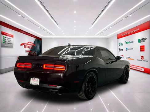 Used 2019 Dodge Challenger R/T Scat Pack w/ Shaker Package RWD image 7