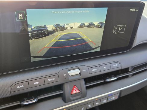 New 2025 Kia K4 LX image 10