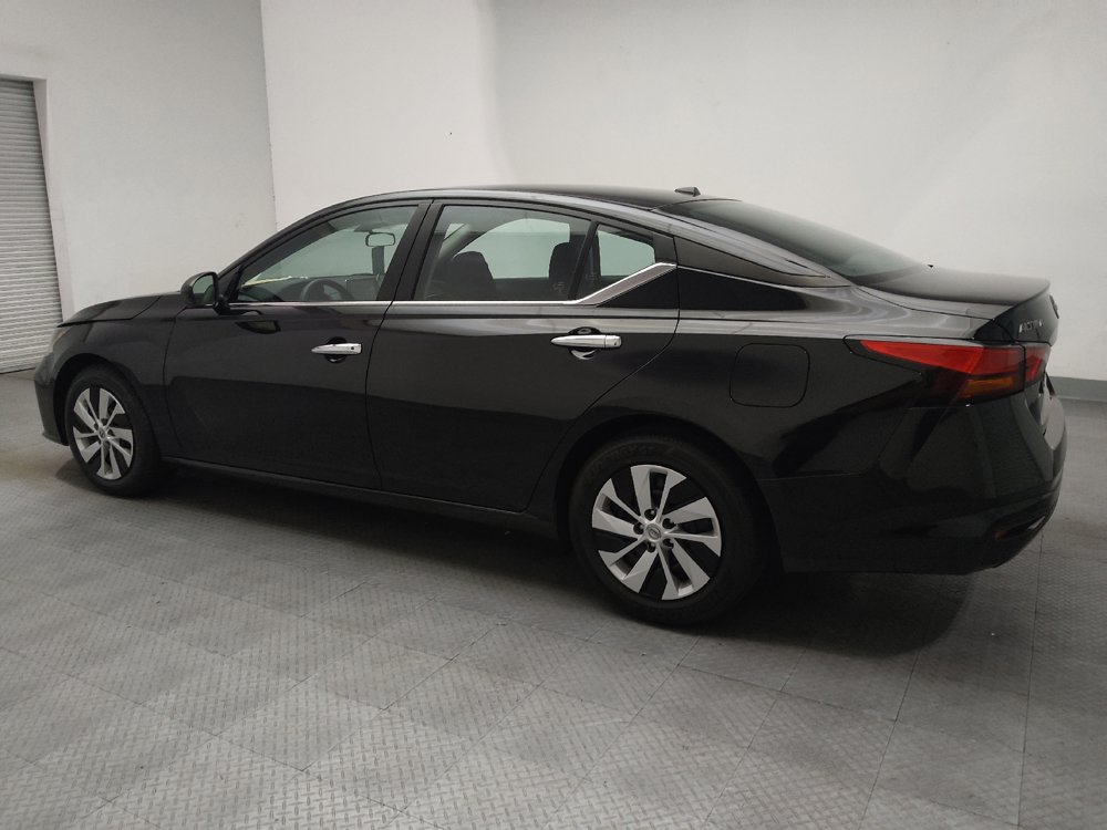 Used 2025 Nissan Altima 2.5 S FWD image 3