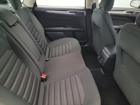 Used 2018 Ford Fusion SE w/ Fusion SE Technology Package image 19