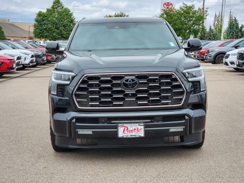 Used 2024 Toyota Sequoia Platinum AWD/4WD image 5