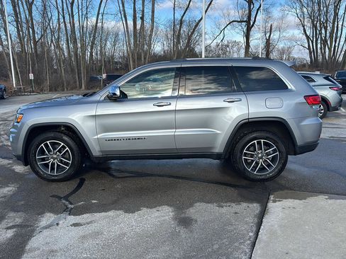 Used 2020 Jeep Grand Cherokee Limited image 2