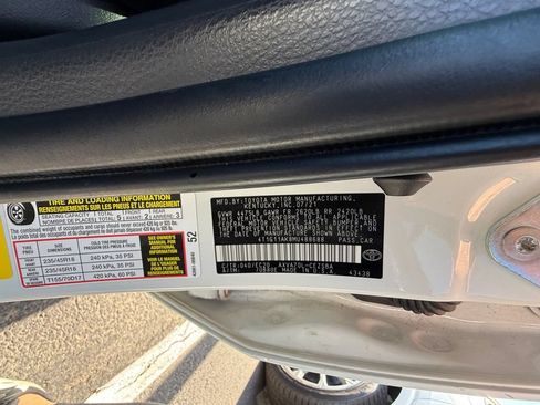 Used 2021 Toyota Camry SE FWD image 19
