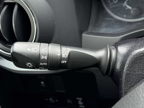 Used 2022 Toyota Tacoma TRD Off-Road image 9