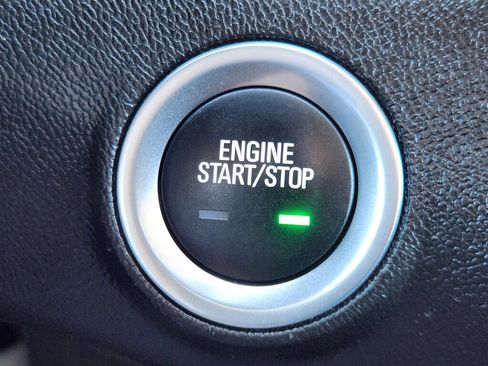 Used 2024 GMC Terrain SLE image 23