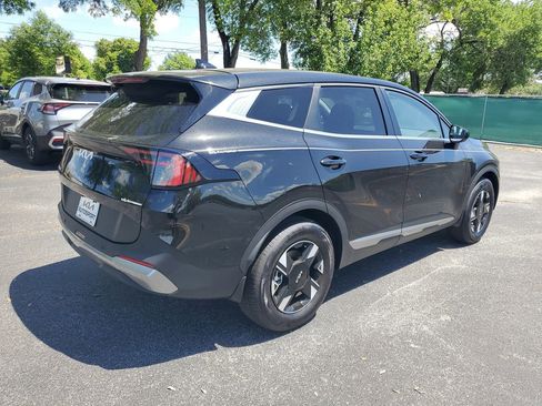 New 2026 Kia Sportage LX image 4