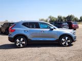 Used 2019 Volvo XC40 T5 Momentum image 2