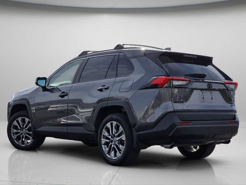 Used 2022 Toyota RAV4 XLE Premium AWD/4WD image 20