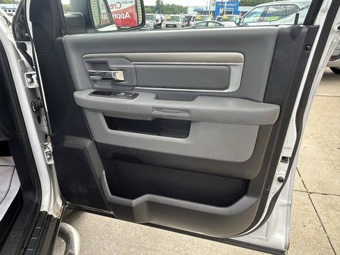 Used 2015 RAM 1500 Classic SLT AWD/4WD image 16