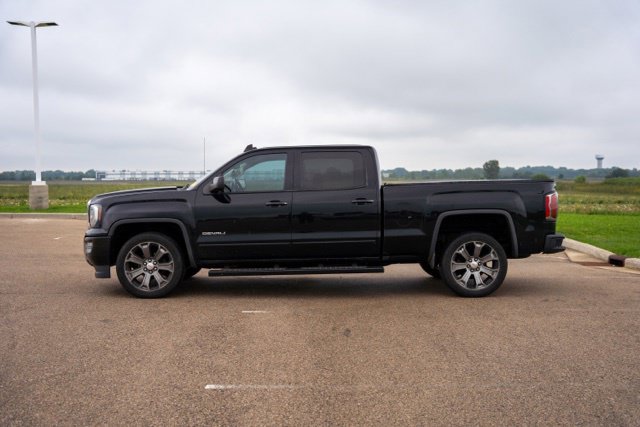 Used 2017 GMC Sierra 1500 Denali AWD/4WD image 4
