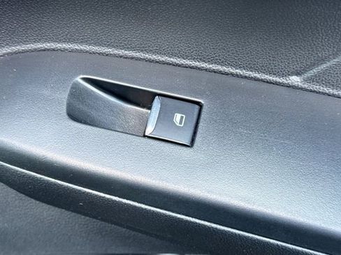 Used 2025 Ford Escape ST-Line FWD image 22