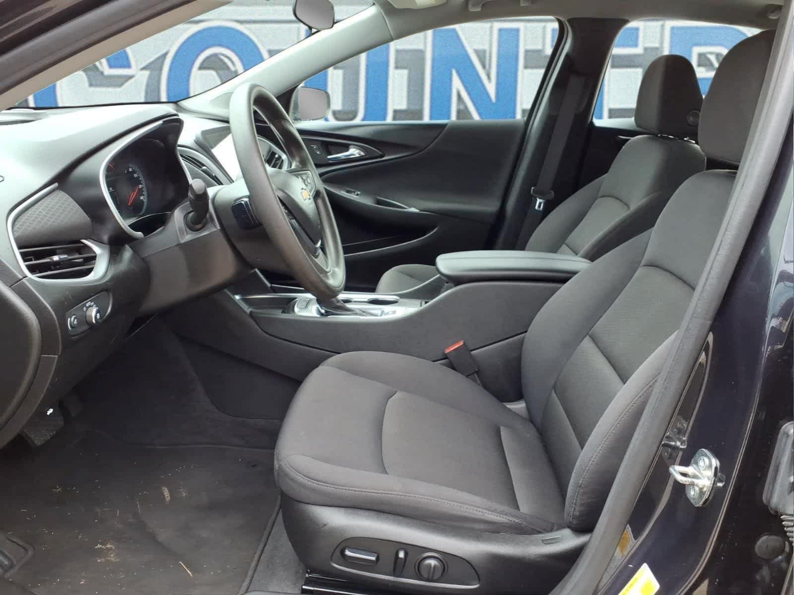 Used 2023 Chevrolet Malibu LT FWD image 17