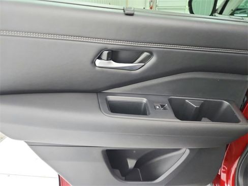 Used 2024 Nissan Pathfinder Platinum w/ Cargo Package image 38