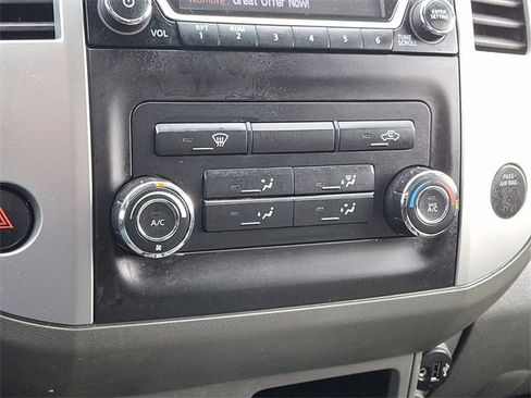 Used 2018 Nissan Frontier SV image 15