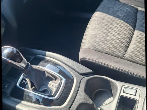 Used 2019 Nissan Rogue SV w/ Premium Package AWD/4WD image 13