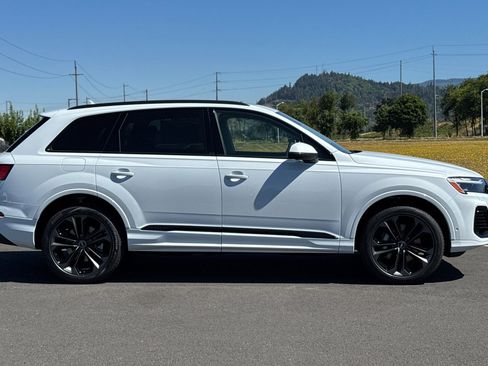 Used 2025 Audi Q7 3.0T Premium Plus image 2