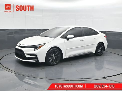 Used 2023 Toyota Corolla SE FWD image 7