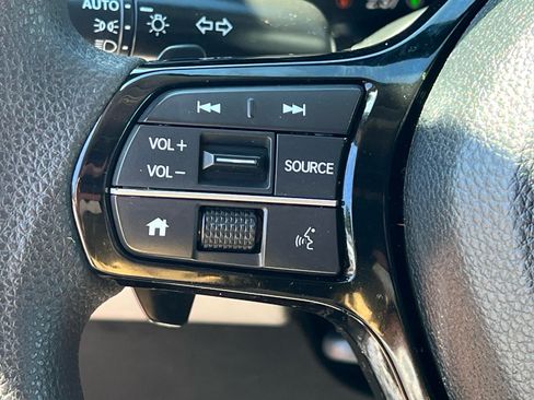 Used 2023 Honda Pilot LX image 22