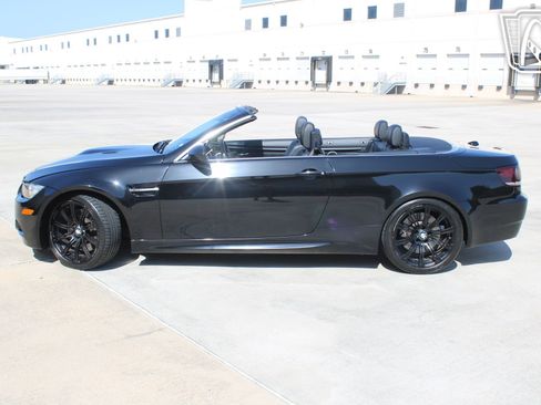 Used 2009 BMW M3 Convertible RWD image 2
