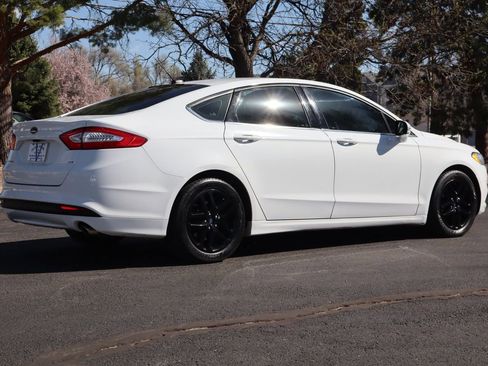 Used 2016 Ford Fusion SE image 5