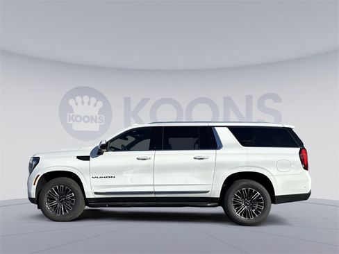 New 2026 GMC Yukon XL Elevation image 2
