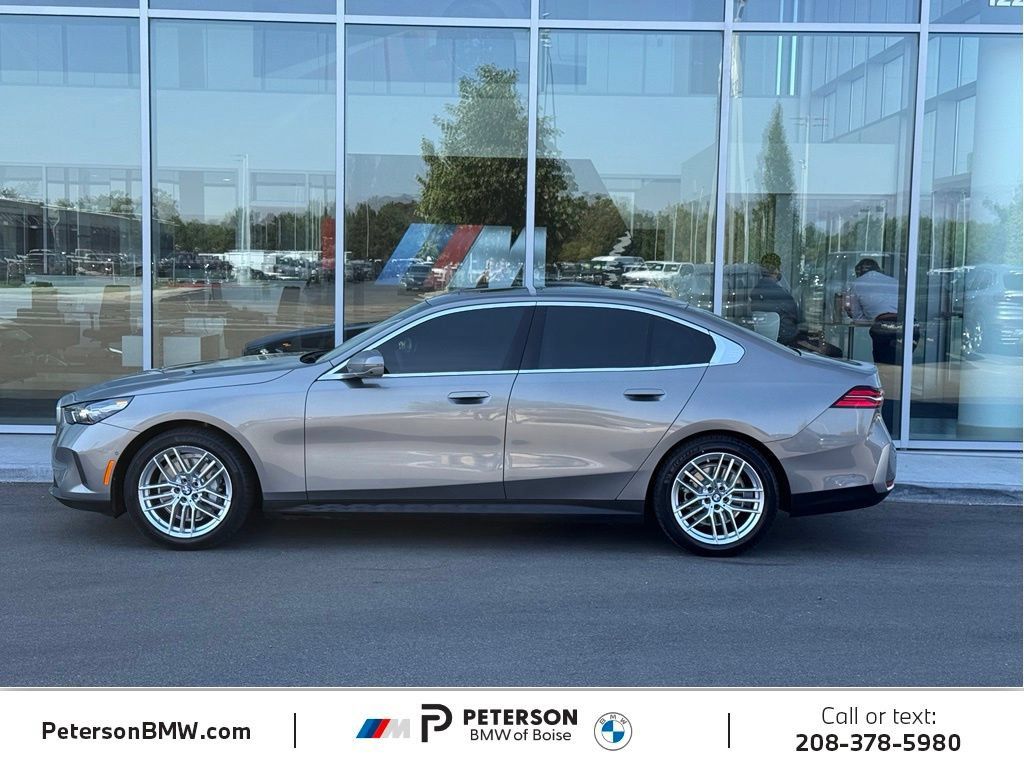 Used 2024 BMW 530i w/ Premium Package RWD image 2