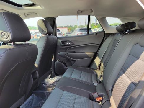 New 2026 Chevrolet Trax LT w/ Sunroof Package FWD image 25