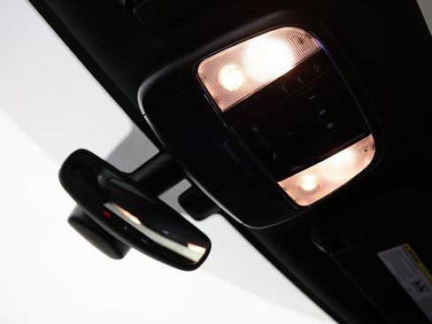 Used 2019 Jeep Grand Cherokee Limited image 22