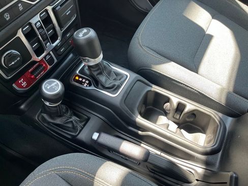 Used 2024 Jeep Wrangler Willys AWD/4WD image 26