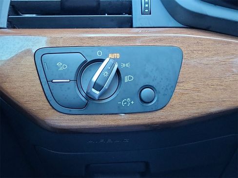 Used 2022 Audi A4 2.0T Premium image 29