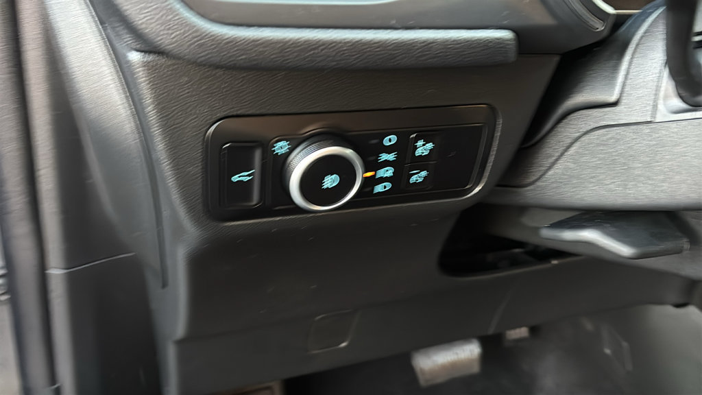Used 2025 Ford Escape Platinum AWD/4WD image 13