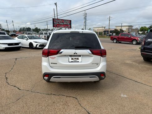 Used 2019 Mitsubishi Outlander ES AWD/4WD image 4