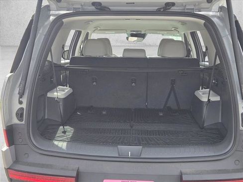 Used 2024 Hyundai Santa Fe SEL FWD image 6