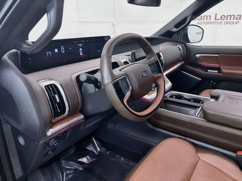 Used 2025 Ford Expedition King Ranch AWD/4WD image 9