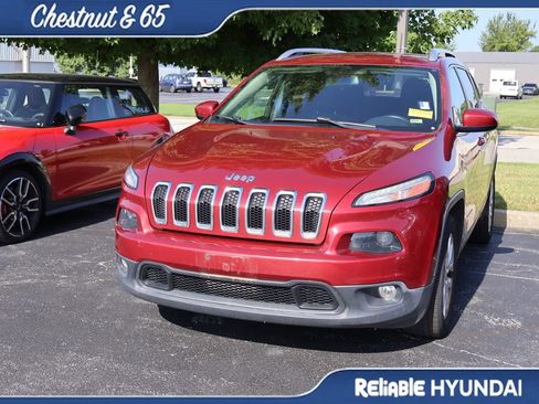 Used 2016 Jeep Cherokee Latitude w/ Comfort & Sound Group FWD image 9