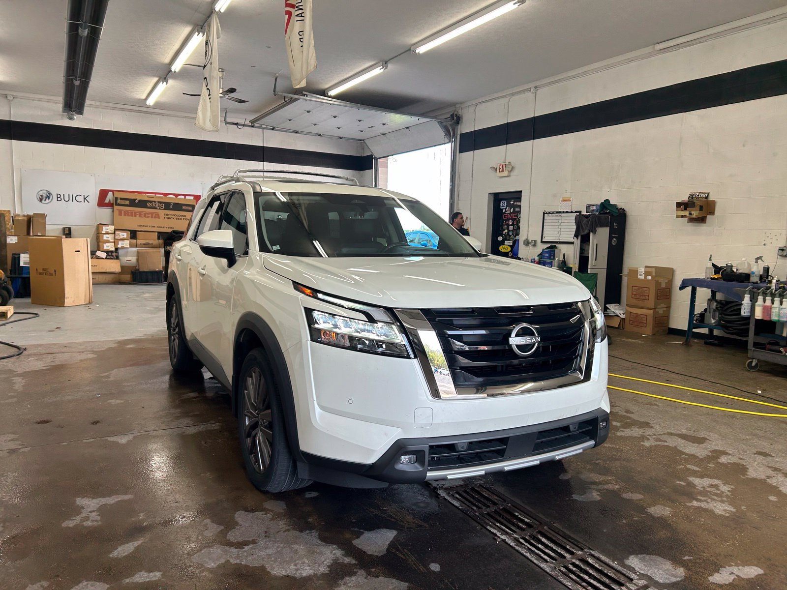 Used 2023 Nissan Pathfinder SL w/ SL Premium Package AWD/4WD image 9