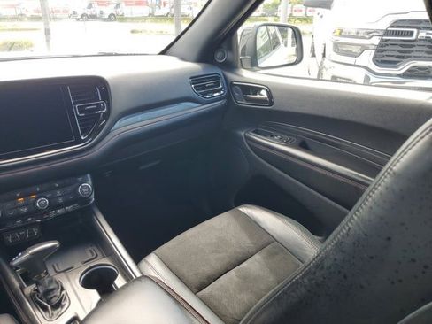 Certified 2022 Dodge Durango R/T w/ Blacktop Package AWD/4WD image 17