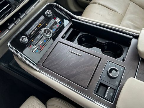 Used 2021 Lincoln Navigator L Reserve w/ Luxury Package image 21