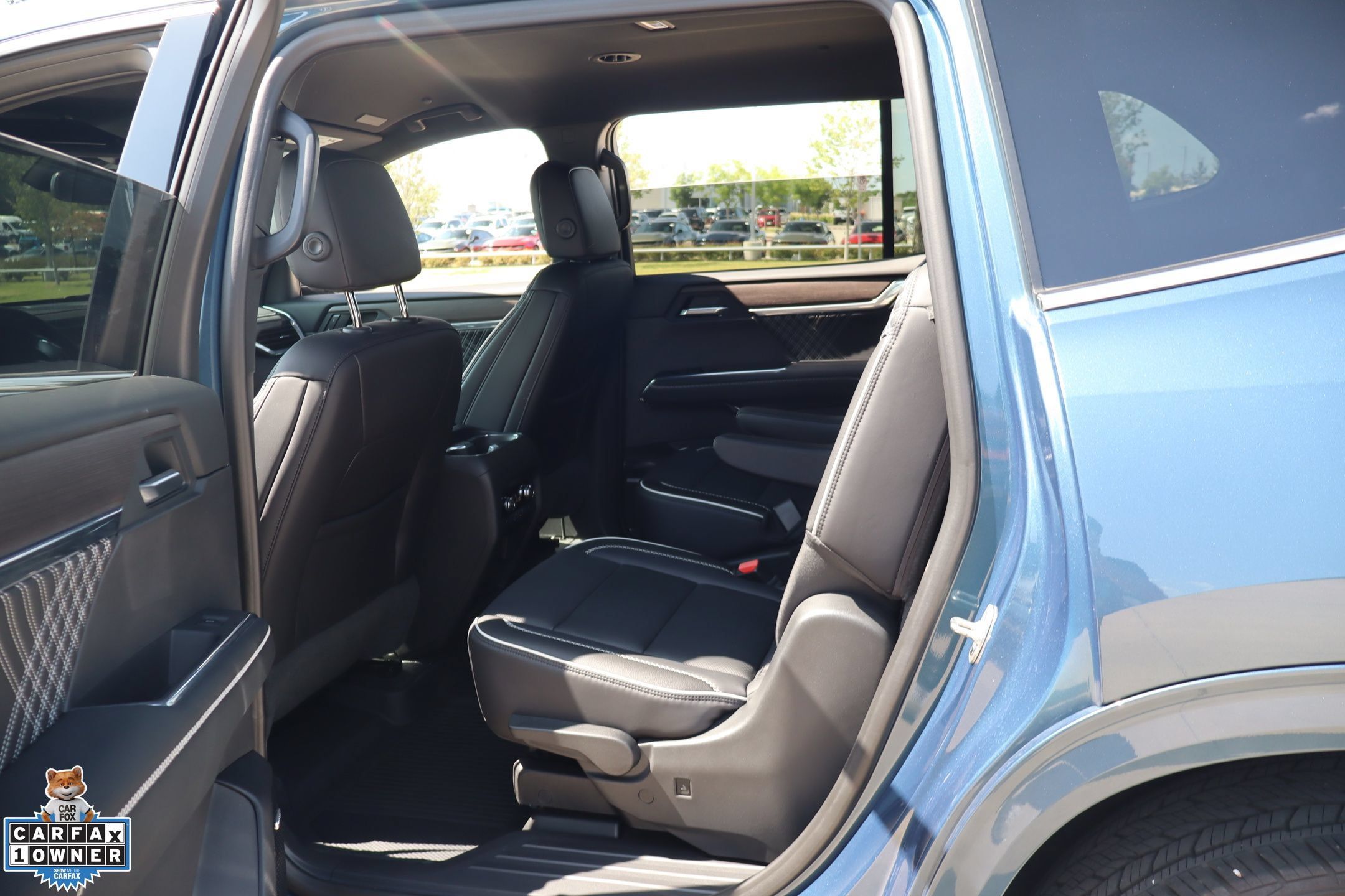 Used 2025 GMC Acadia Denali w/ LPO, Floor Liner Package FWD image 27
