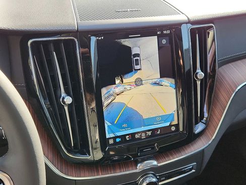 Certified 2024 Volvo XC60 T8 Ultimate w/ Protection Package Premier image 30