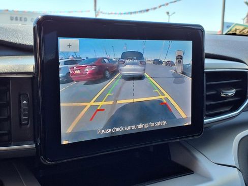 Used 2024 Ford Explorer XLT w/ Equipment Group 202A image 9