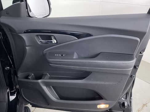 Used 2017 Honda Pilot Elite image 26