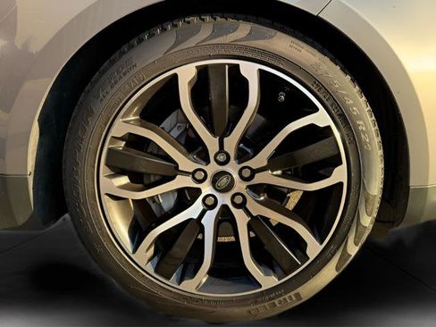 Used 2020 Land Rover Range Rover Sport SE image 10