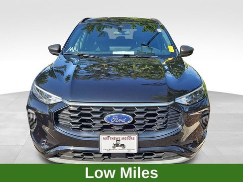 Used 2023 Ford Escape ST-Line w/ Tech Pack #1 AWD/4WD image 2