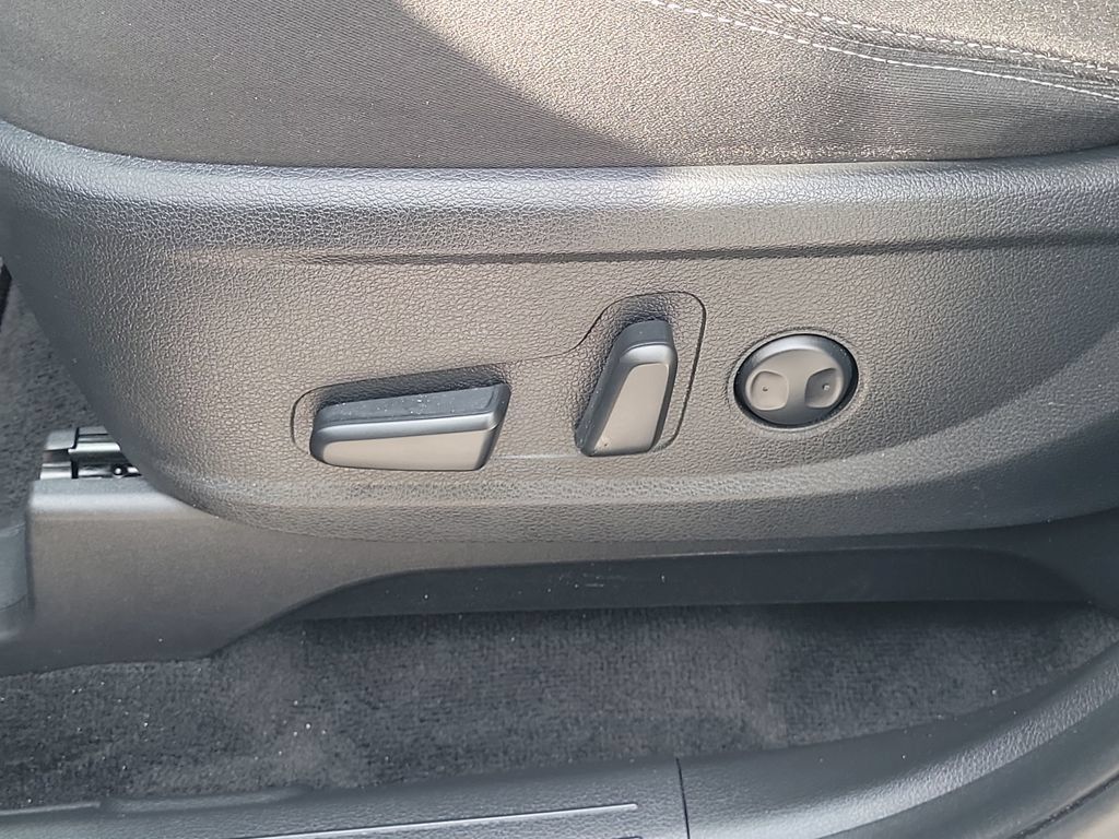 Used 2022 Hyundai Palisade SEL FWD image 16