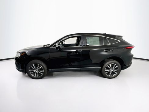 Used 2022 Toyota Venza LE AWD/4WD image 8