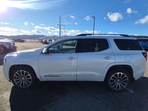 Used 2021 GMC Acadia Denali w/ Denali Ultimate Package image 8