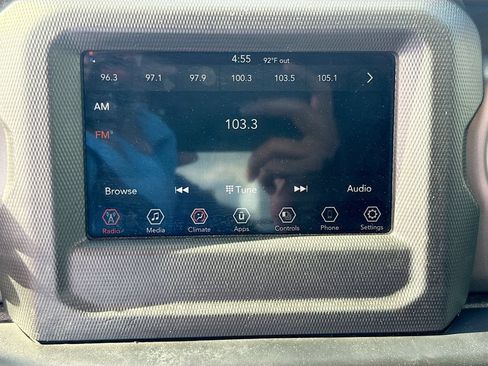 Used 2022 Jeep Wrangler Unlimited Sport AWD/4WD image 16